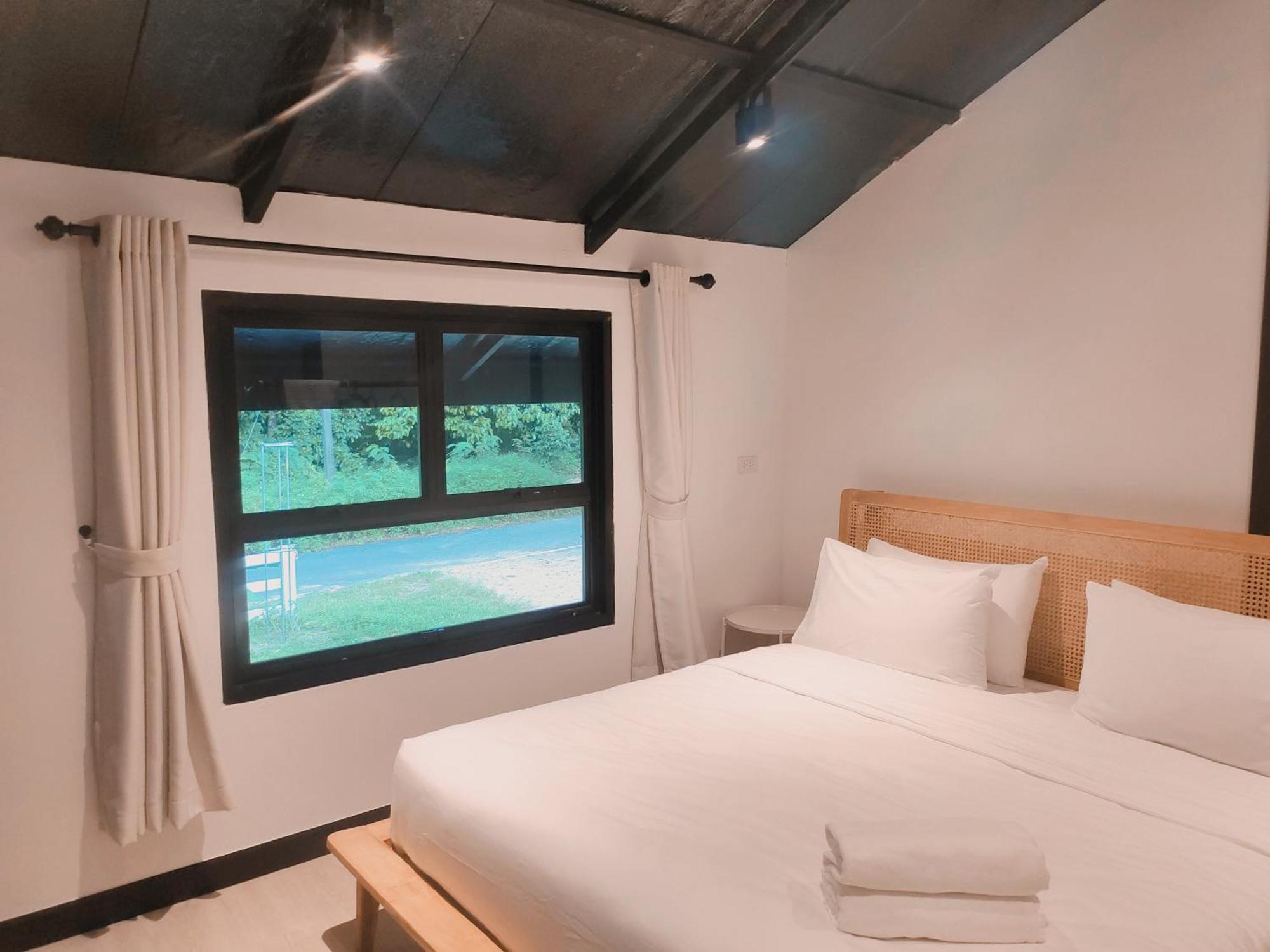 The Creek Haus Bed & Breakfast Lan Saka Exterior photo